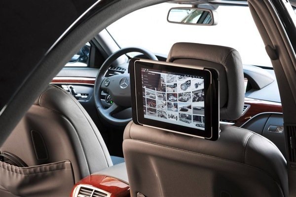 Benz-showing-of-its-iPad-docking-station.jpg