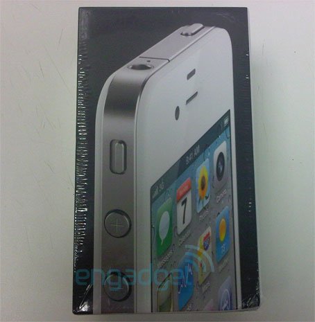 White iPhone 4 available at Vodafone UK