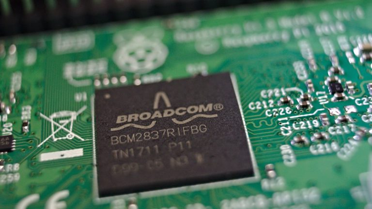 Apple and Broadcom Extend Chip Partnership Through 2031