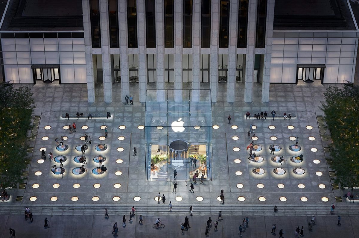 iPhones - Apple's Fifth Avenue