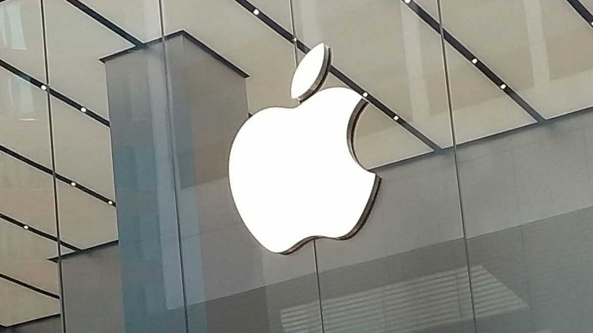 Apple unionization efforts