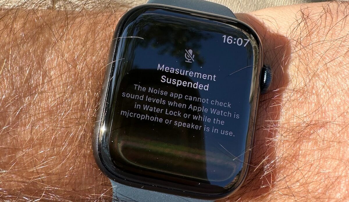 Apple Watch Series 8 and Ultra users experiencing microphone issues