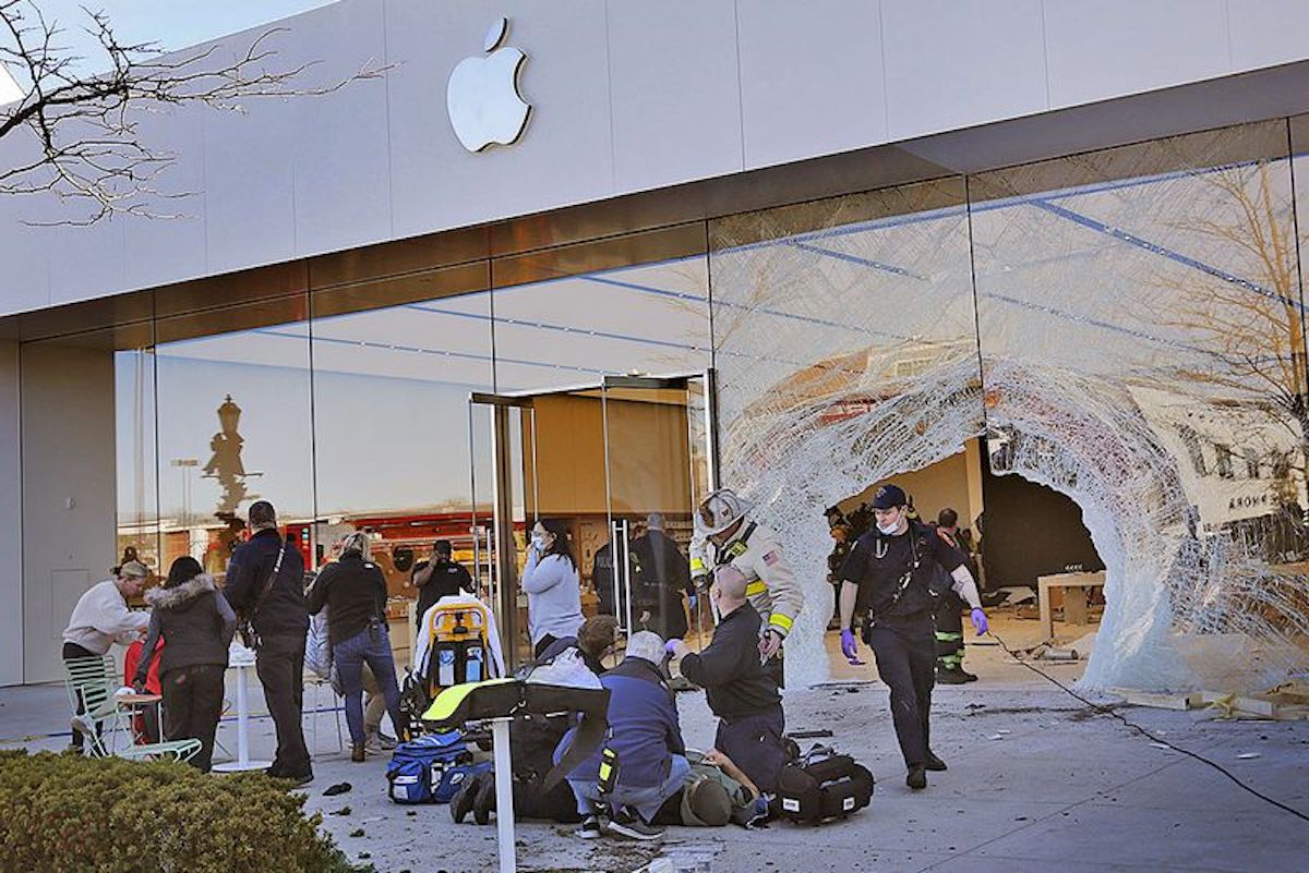 Apple Store car crash