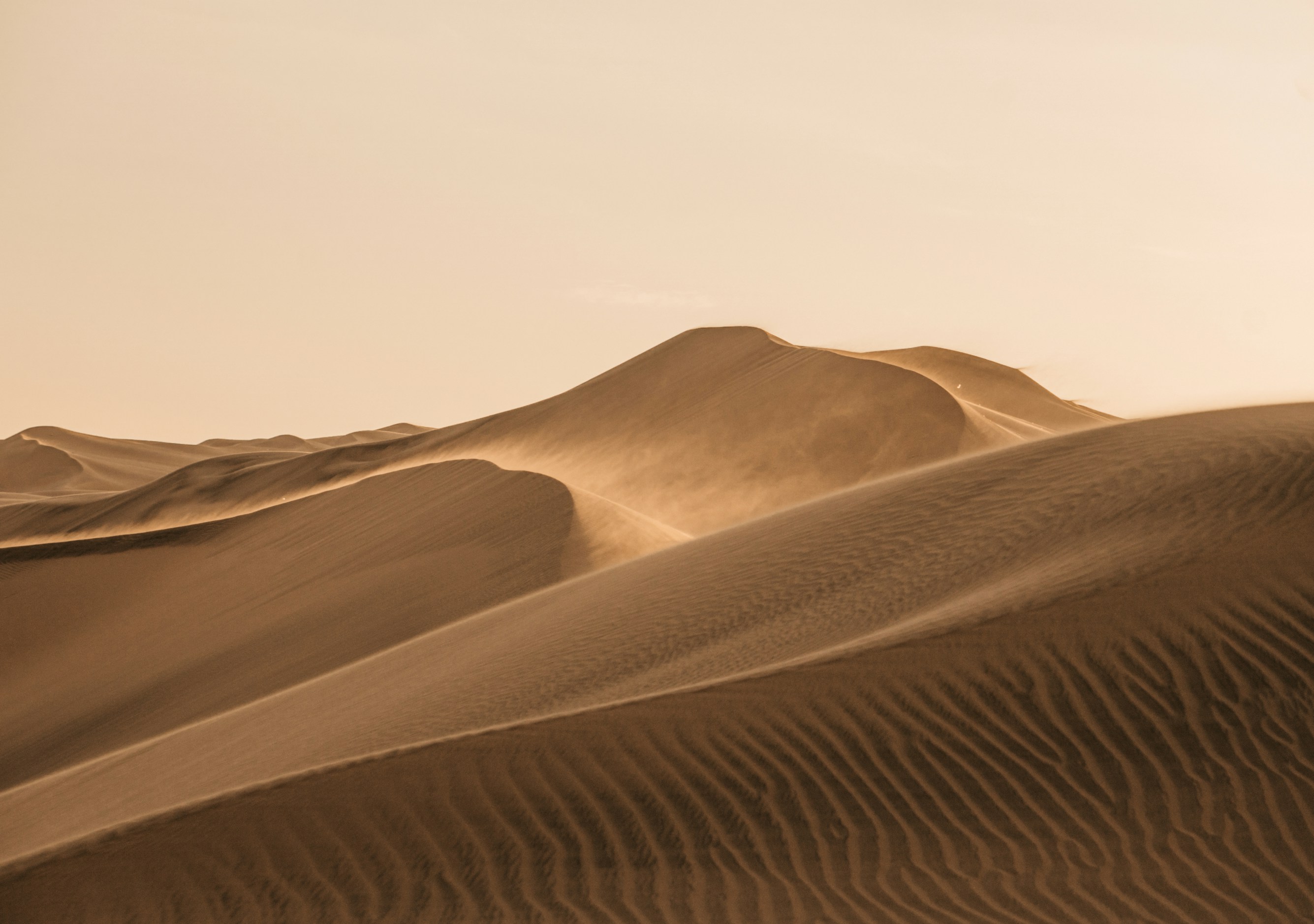 Sand dunes cropped to 2670 x 1878 for the iPhone Duo inner display